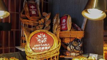 Frukost med självservering varje dag (CNY 168 per person)