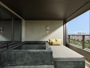 Superior Villa (Yun Qi Onsen) | Premium bedding, minibar, soundproofing, free WiFi