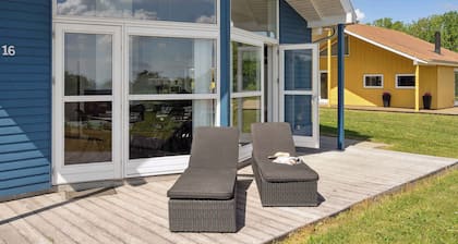 Sea view and calm in lovely house for 10 guests