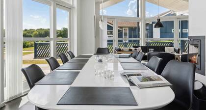 Sea view and calm in lovely house for 10 guests