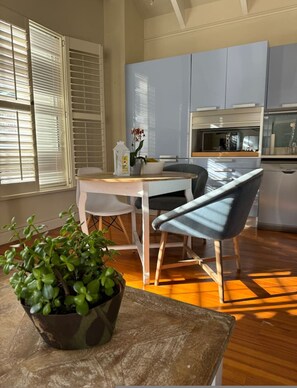 House | 2 bedrooms, desk - Kalk Bay Condo at The Majestic (Cape Town)