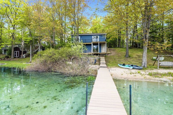 Exterior - Lake Front Cottage in awesome Lake Ann, MI (Lake Ann)
