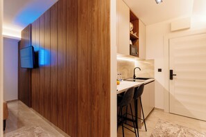Design-studiolejlighed | Mørklægningsgardiner, lydisolering, strygejern/strygebræt, gratis Wi-Fi