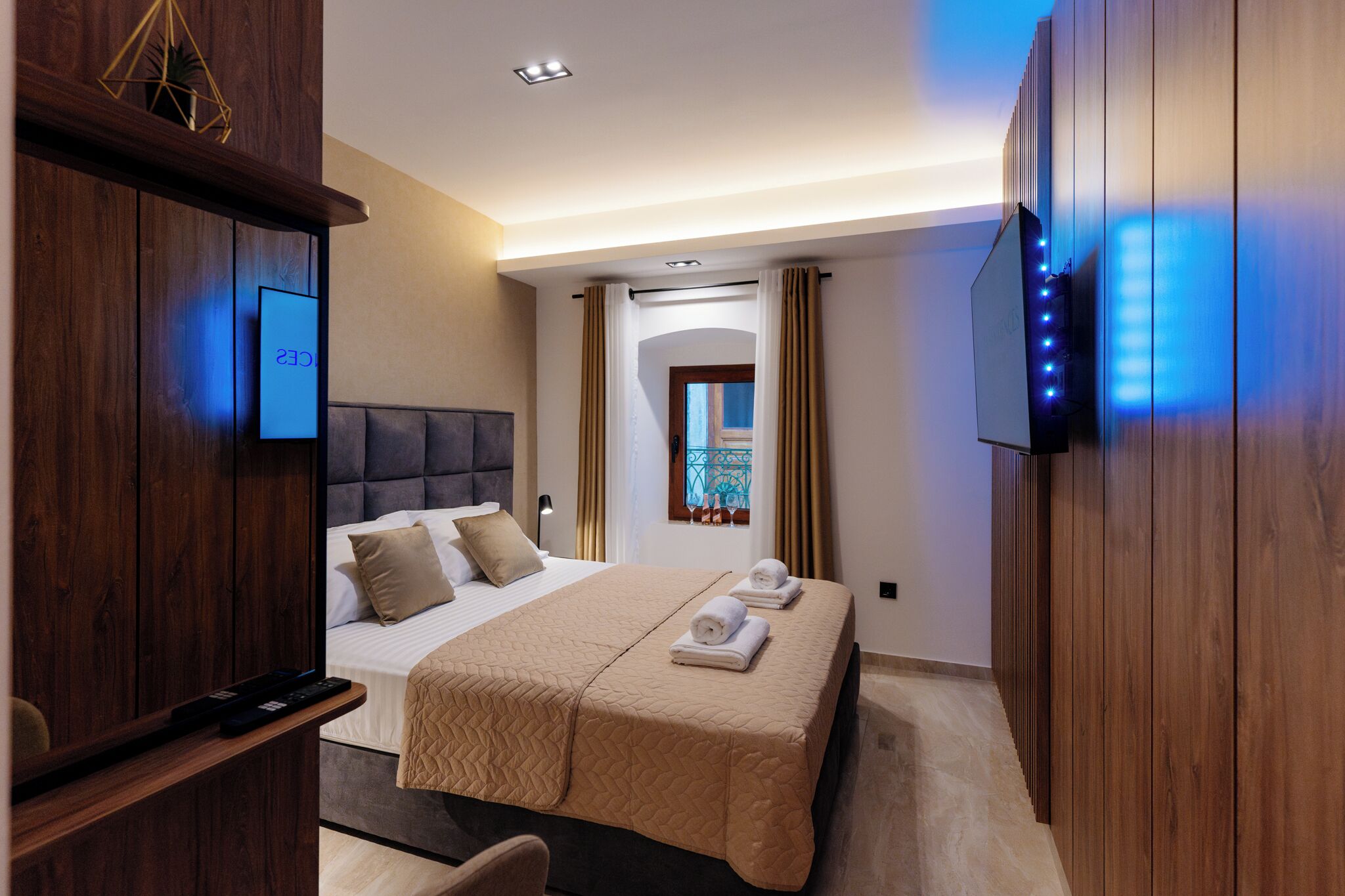 Design Studio | Blackout curtains, soundproofing, iron/ironing board, free WiFi