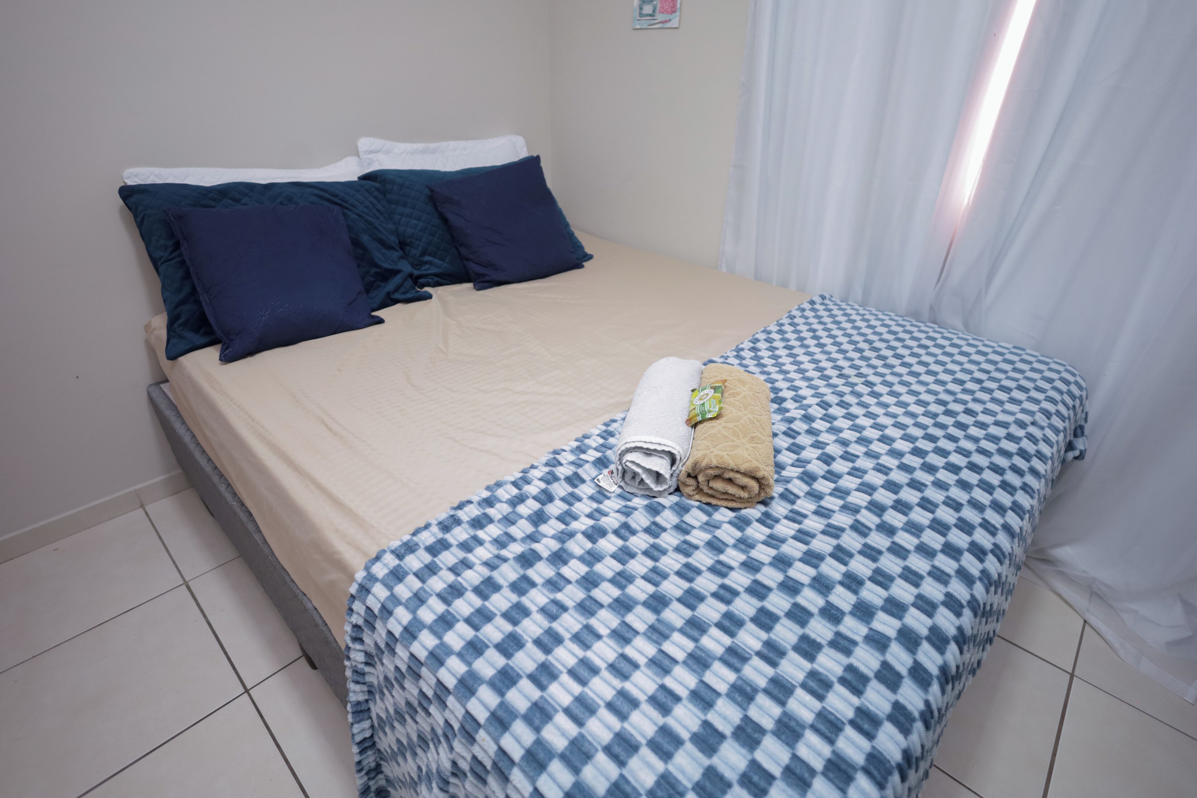 2 quartos, acesso à internet, roupa de cama
