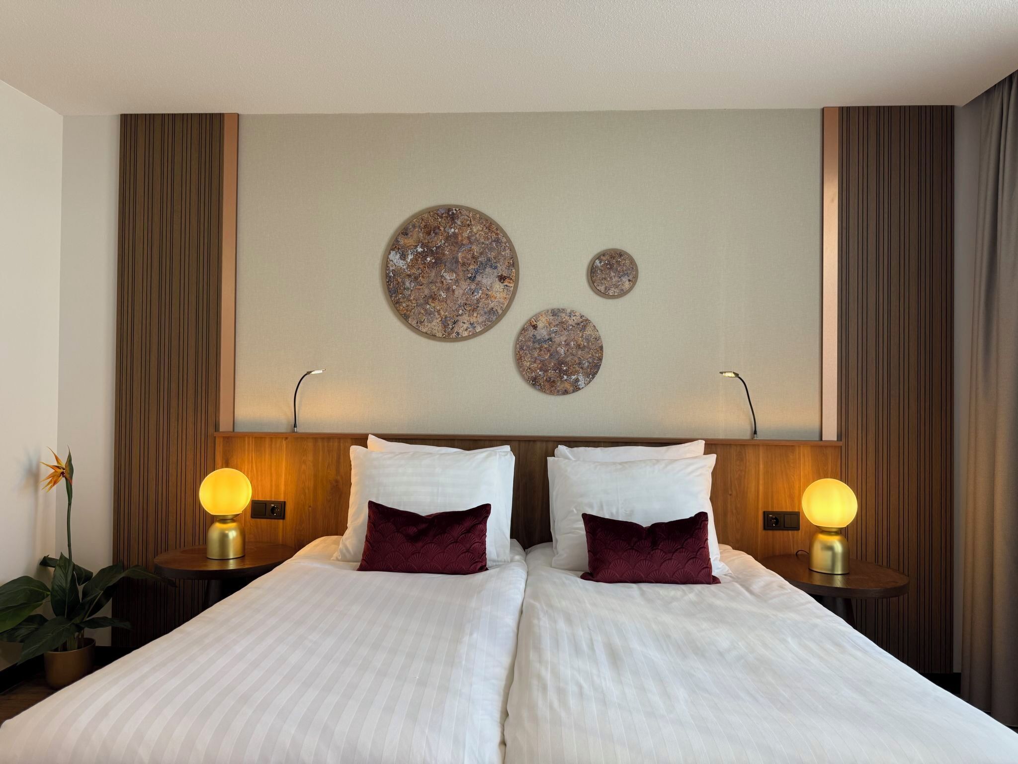 1 quarto, escrivaninha, acesso à internet