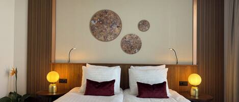 1 quarto, escrivaninha, acesso à internet