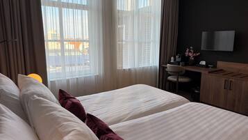 1 chambre, bureau, accĂšs Internet