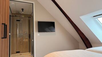 1 chambre, bureau, accĂšs Internet