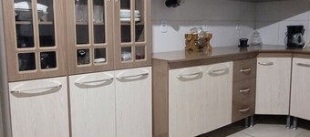 Quarto Aconchegante com ambiente familiar