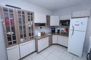 Microwave, oven, stovetop, coffee/tea maker