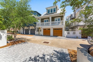 Exterior - Point of View Carriage House - Close to Cabana Pool and North Barrett Square! (Rosemary Beach)