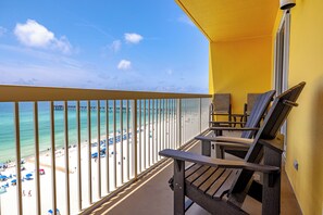 Property grounds - Calypso 904W -  Free beach service (Panama City Beach)