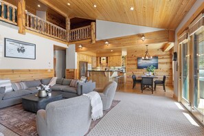 Televisie en een open haard