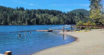 Lakeside Living – New 3 Bedroom Waterfront Retreat