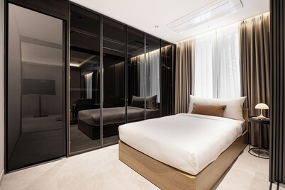 首尔江南AC宫殿酒店和公寓