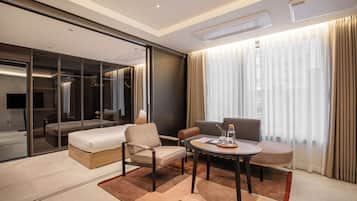 Suite studio familiale | Espace de travail pour ordinateurs portables, accĂšs au Wi-Fi (inclus)