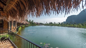 Deluxe Room, 1 King Bed, Balcony, Mountain View | Terrace/patio