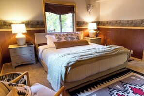 3 bedrooms, iron/ironing board, travel cot, free WiFi - Hot Tub+Fire pit under the stars at Panguitch Lake (Garfield County)