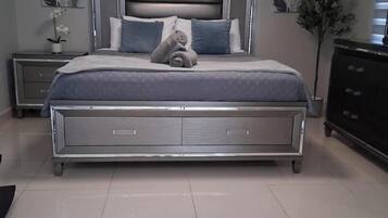4 bedrooms, desk, iron/ironing board, free WiFi