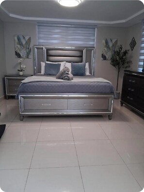 4 bedrooms, desk, iron/ironing board, travel crib