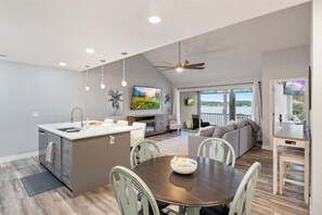 Interior - Penthouse Level Condo w/ Lake & Pool Views, Tennis & Pickleball (Lake Ozark)