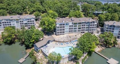 Penthouse Level Condo w/ Lake & Pool Views, Tennis & Pickleball