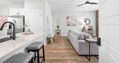 Queen's Quarters at "The Spot" (281 Liberty Pkwy)