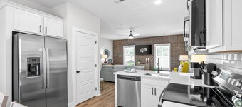 Queen's Quarters at "The Spot" (281 Liberty Pkwy)