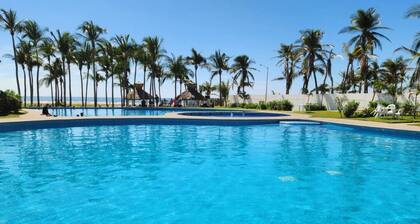 3 bedroom house with pool