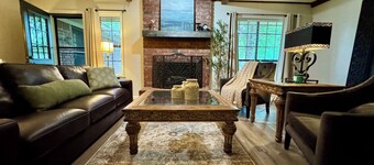 The Foster Branch House- Charming 3-BR house in Van Buren, near I-40 & Ft. Smith