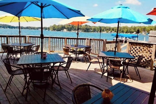 Dockside Dans