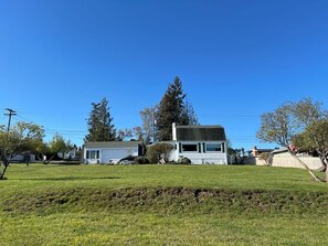 Property grounds - Sea You Soon Cottage, Port Angeles, WA (Port Angeles)