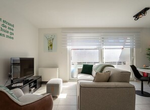 TV - Cosy apartment for 4 guests with WIFI, TV and balcony (Bruges)
