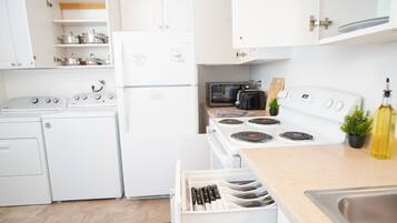 Fridge, microwave, oven, stovetop