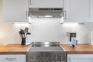 Fridge, microwave, oven, stovetop - Cozy 1BR Near Emory + VA | Pet-Friendly Stay (Atlanta)