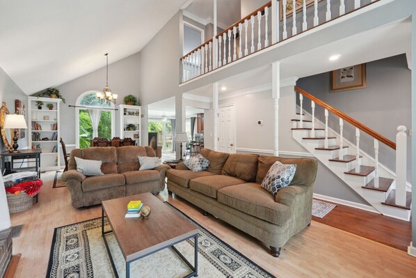 Smart TV, fireplace, computer monitors