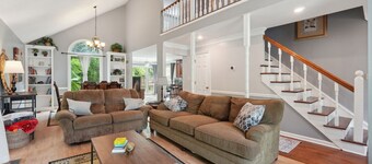 Modern Spacious Luxury Retreat in ATL With Pool