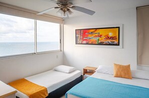 2 chambres, fer et planche à repasser, Wi-Fi, draps fournis