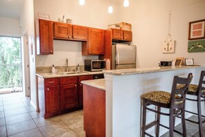 Micro-ondes, four, plaque de cuisson, lave-vaisselle