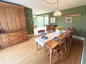 Dining - Spacious country oasis. 5-bedroom home on gorgeous grounds with hot tub and pool (Truro)