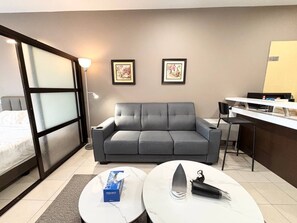 Deluxe Studio | Free WiFi