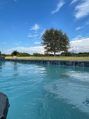 Outdoor pool - Skyblue Ranch, Peaceful Getaway with Pool!Pets! (Terrell)