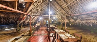 6-bedroom hotel in Wilpattu with WiFi, AC & Privet Pool Enjoy your stay