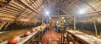 6-bedroom hotel in Wilpattu with WiFi, AC & Privet Pool Enjoy your stay