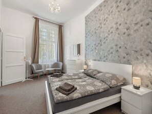 2 sovrum, skrivbord, strykjärn/strykbräda och wi-fi