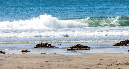 Seaside Retreat-2 Bed-Sleeps 4-Parking-Pets