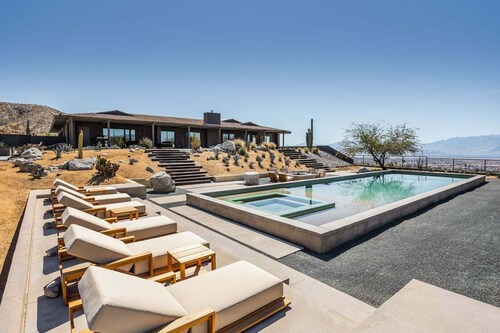 Addendum Estate - 2 Pools, Panoramic Views & Luxe Privacy for Groups