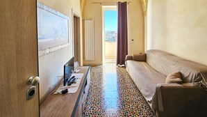 Living area - Teodoro Suite with private balcony (San Pancrazio Salentino)
