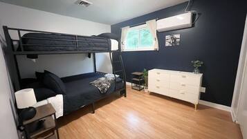 4 bedrooms, desk, iron/ironing board, travel crib